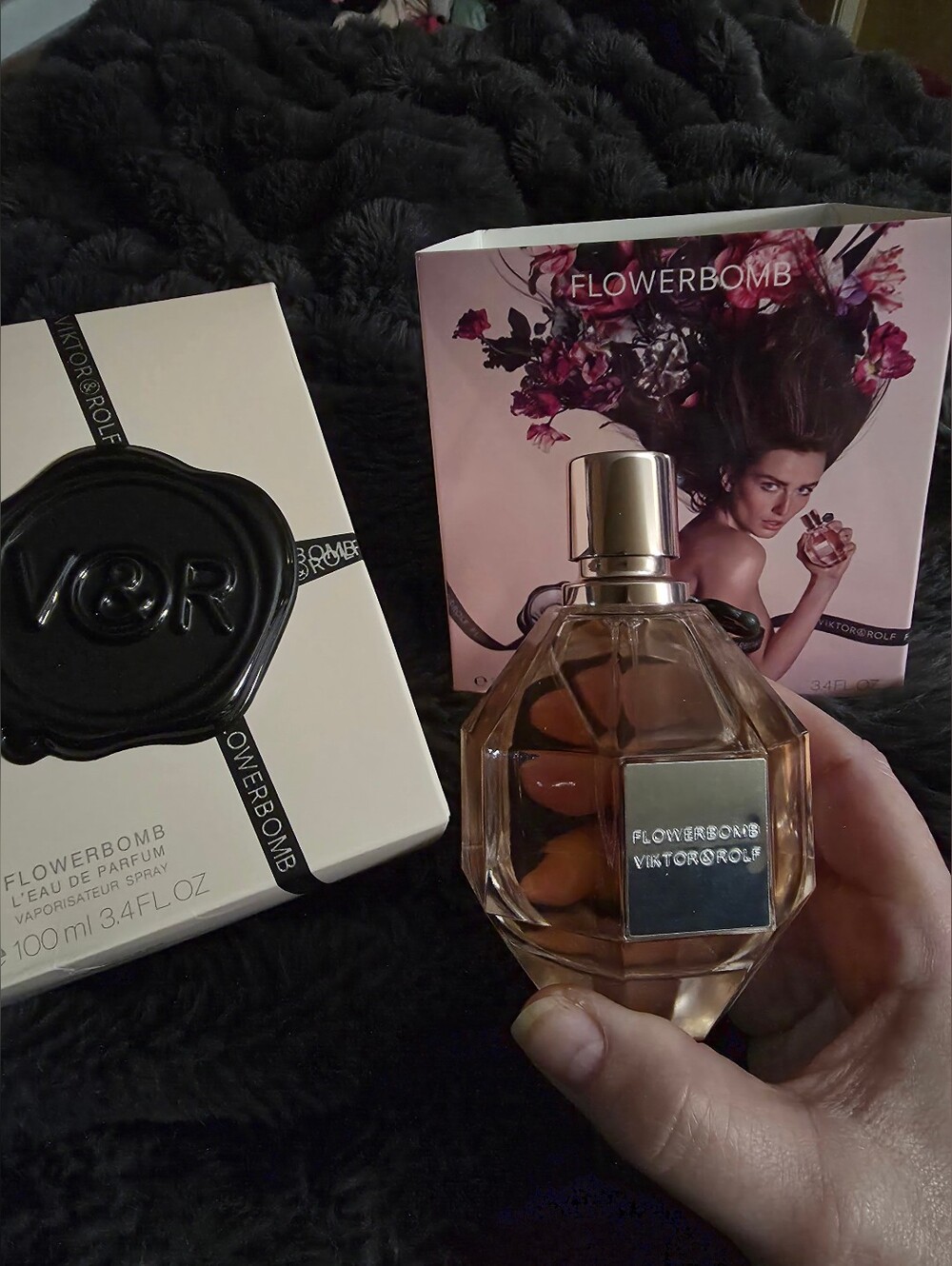 Viktor & Rolf Flowerbomb Eau De Parfum Reg $182.00 / SALE $ 100; BNIB - Picture 8 of 8